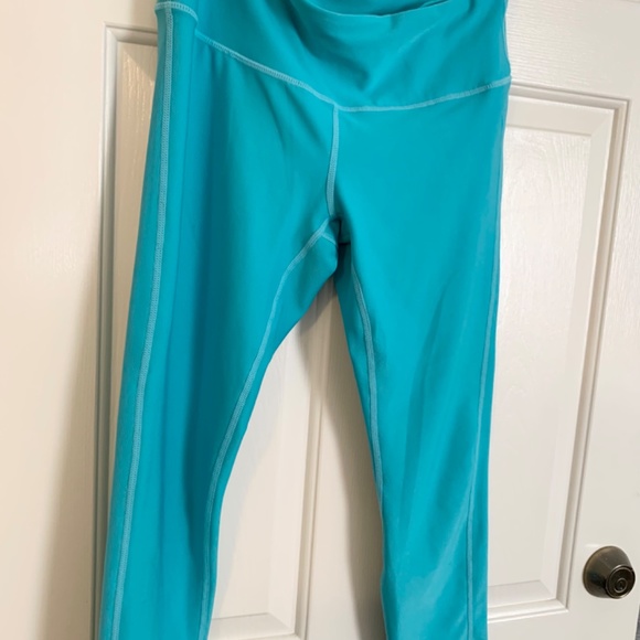 TSLA capri leggings - Picture 9 of 12